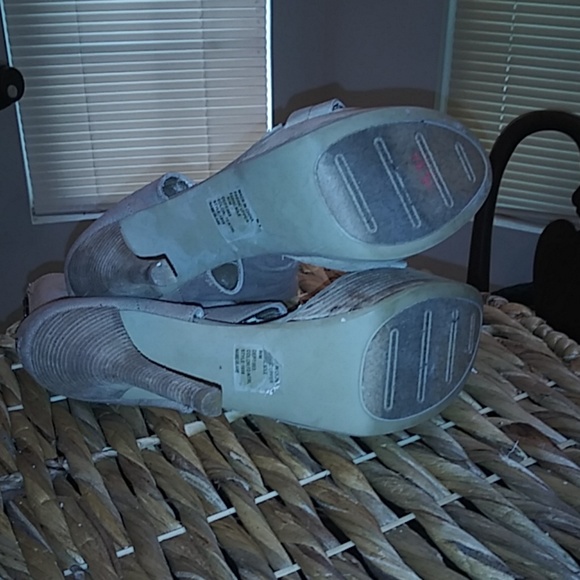 Shoes - Picture 3 of 3